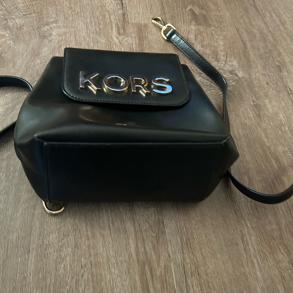 EUC Michael Kors Black Leather Shoulder Bag - Picture 4 of 8